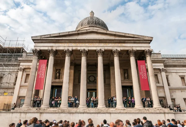 London England United Kingdom September 2013 People Visiting National Gallery — Foto Stock