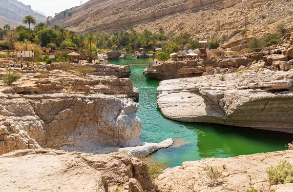Umman Sultanlığı çölündeki Wadi Bani Khalid vahasının manzarası..
