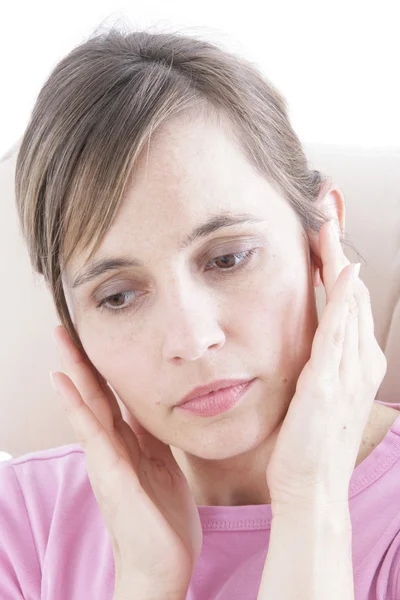 Πόνο στο αυτί σε μια γυναίκα — Φωτογραφία Αρχείου