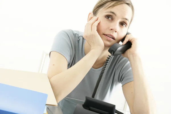 WOMAN ON THE PHONE — Stock Photo, Image