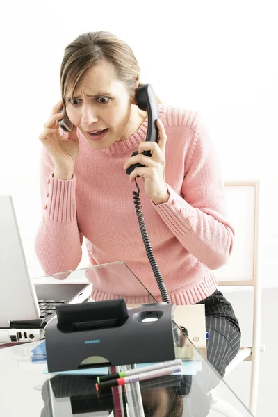 Frau am Telefon — Stockfoto