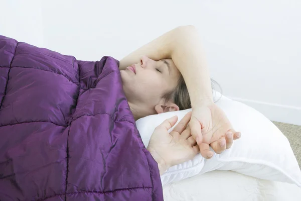 Mujer durmiendo —  Fotos de Stock