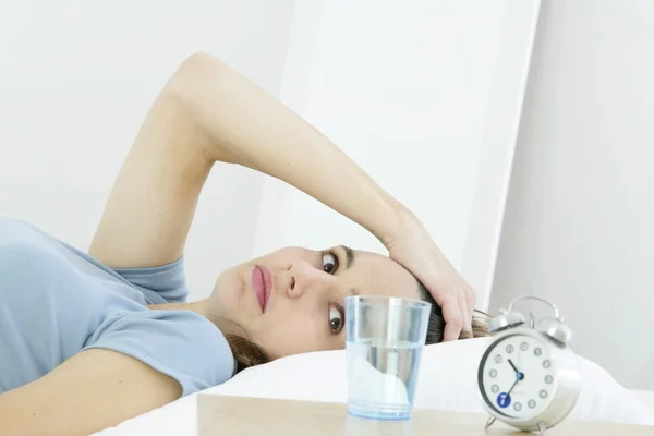 Mujer con insomnio — Foto de Stock