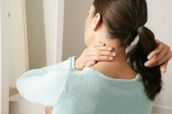 CERVICALGIA EM UMA WOMAN — Fotografia de Stock