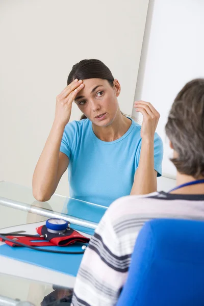 EAR NOSE & THROAT, WOMAN — Stock Photo, Image