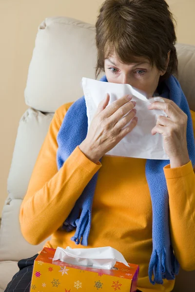 ELDERLY PERSON WITH RHINITIS — Stock Photo, Image