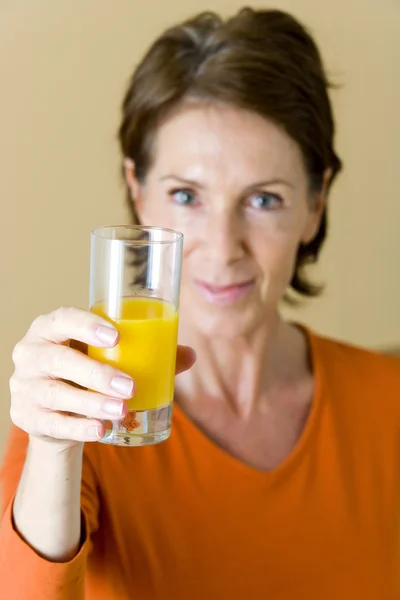 ELDERLY PERSON WITH COLD DRINK — Stock Photo, Image