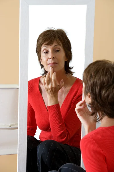 WOMAN WITH MIRROR — Stock Photo, Image