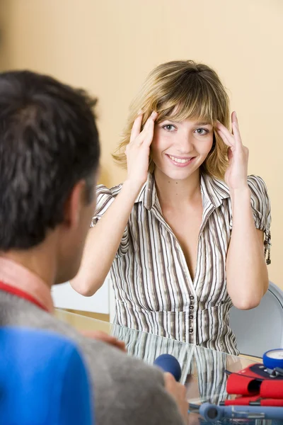 CONSULTAZIONE, DONNA CHE Soffre — Foto Stock