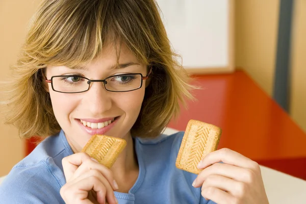 WOMAN SNACKING — Stock Photo, Image