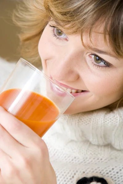 WOMAN WITH COLD DRINK — Stock Photo, Image