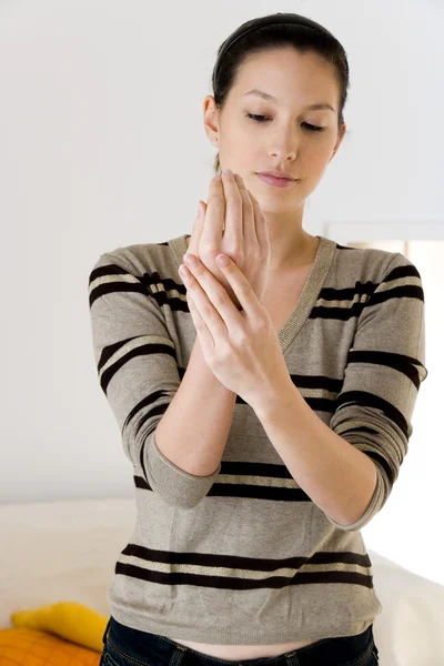 WOMAN WITH PAINFUL HAND — Stock Photo, Image