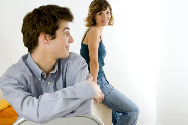 COUPLE IN THEIR 20S, INSIDE — Stock Photo, Image