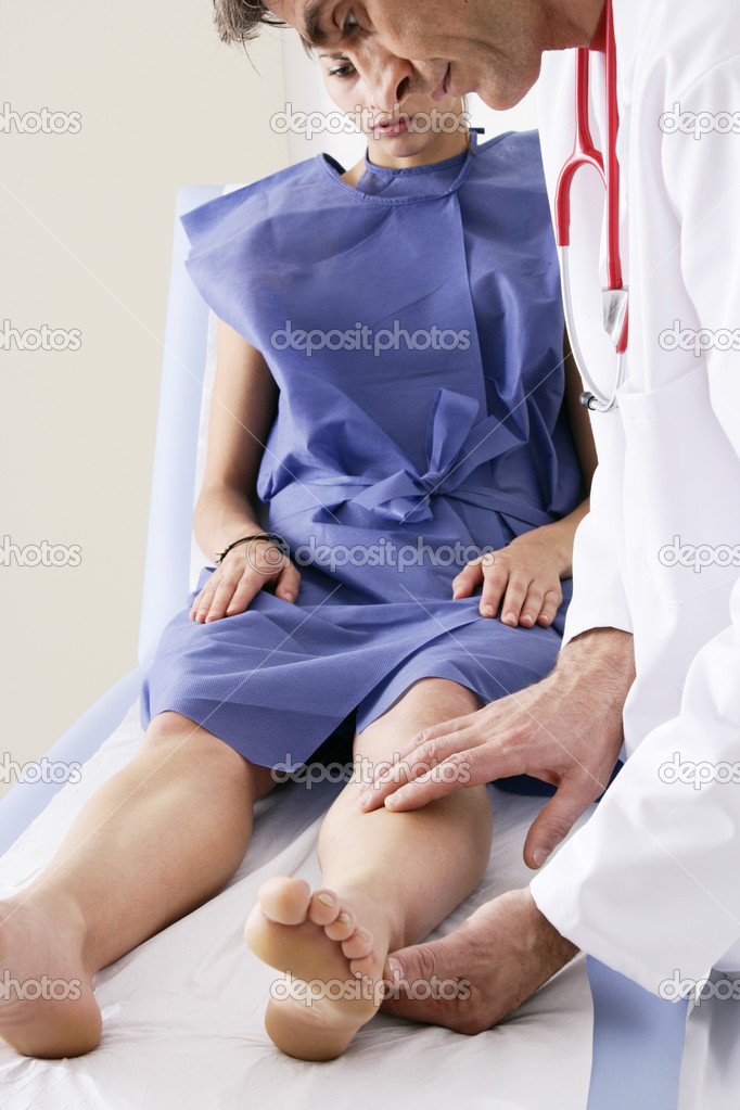 LEG, SYMPTOMATOLOGY IN A WOMAN