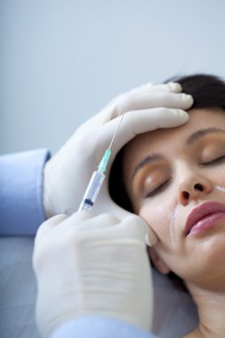 Botox tedavisi, kadın