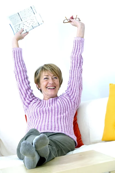 Äldre person stretching — Stockfoto
