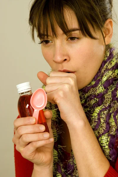 Hoesten behandeling vrouw — Stockfoto