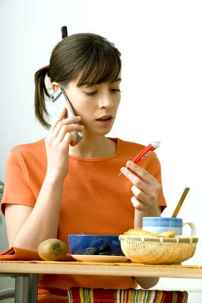 Mujer con fiebre — Foto de Stock