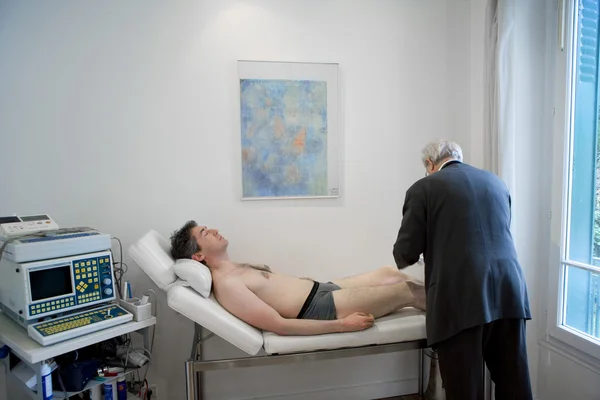 Man at medical testing — Stok fotoğraf