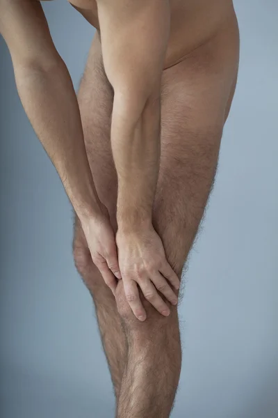 Hombre con dolor de rodilla — Foto de Stock