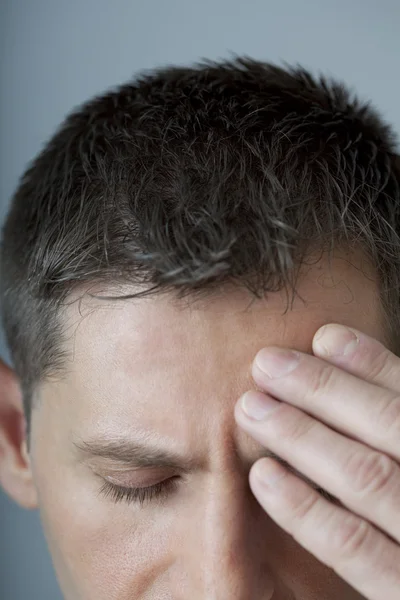 Man met hoofdpijn — Stockfoto