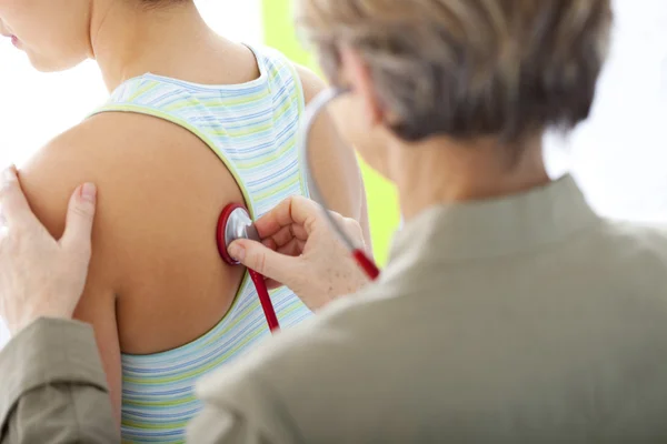 AUSCULTATION, WOMAN — Stock Photo, Image