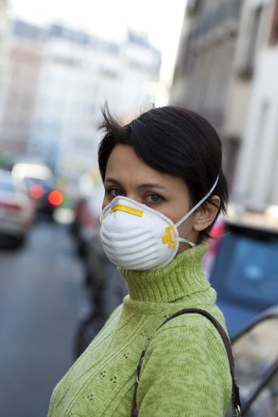 Hava kirliliği, kadın — Stok fotoğraf