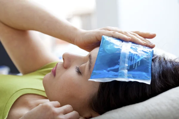 COLD THERAPY WOMAN — Stock Photo, Image