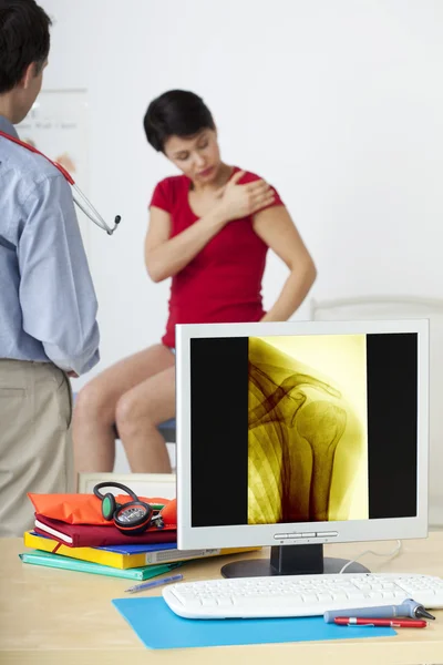 ORTHOPEDICS CONSULTATION WOMAN — Stock Photo, Image