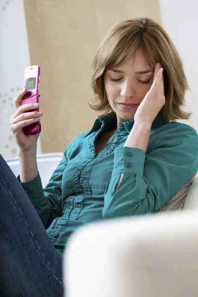 Vrouw met hoofdpijn — Stockfoto