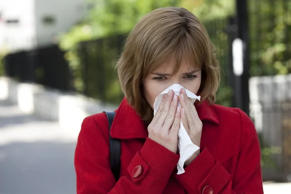 WOMAN  WITH RHINITIS — Stock Photo, Image