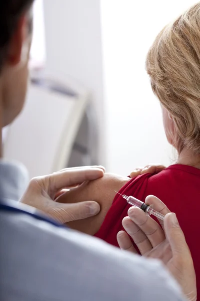 Vacuna contra la gripe — Foto de Stock