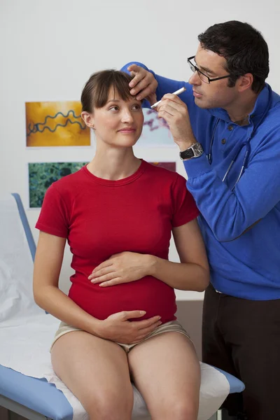 REFLEX SYMPT. MULHERES PREGNANTES — Fotografia de Stock