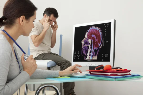 Neurologia konsultacji człowieka — Zdjęcie stockowe