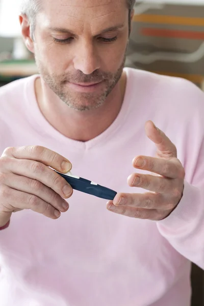 TEST FOR DIABETES, MAN — Stock Photo, Image