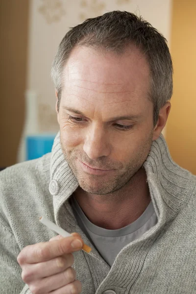 MAN SMOKING — Stock Photo, Image