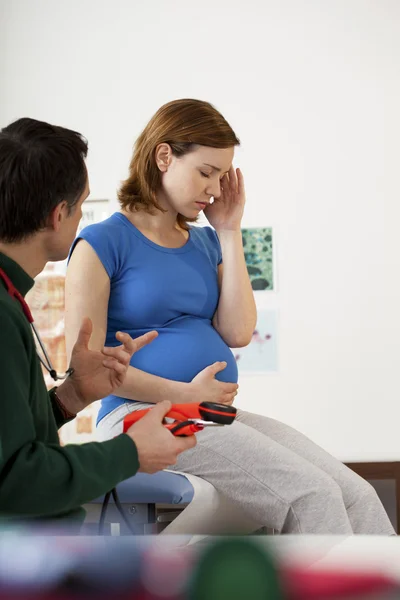 CONSULTA DEL Dolor MUJER EMBARAZADA — Foto de Stock