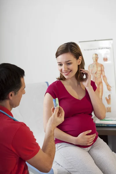 HOMEOPATIA, PREGNANTE WOMAN — Fotografia de Stock