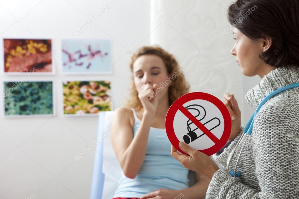 SMOKING CONSULTATION WOMAN