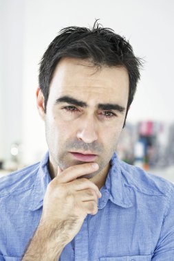 adam kapalı