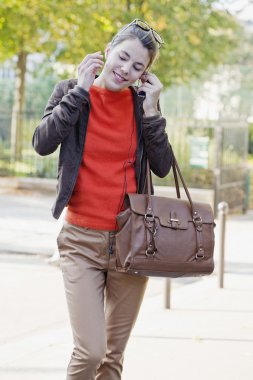 kadın açık havada