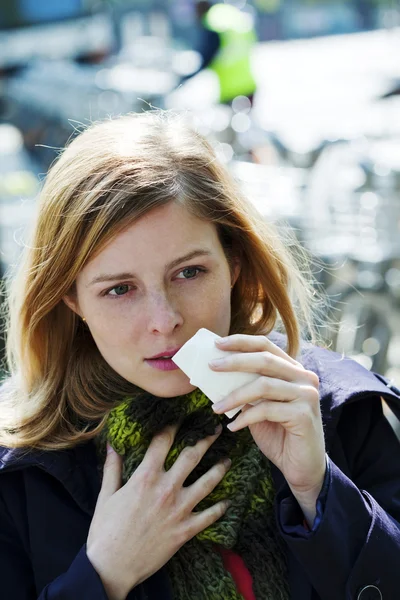 WOMAN  WITH RHINITIS — Stock Photo, Image