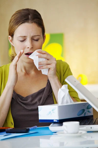 WOMAN SNEEZING — Stock Photo, Image