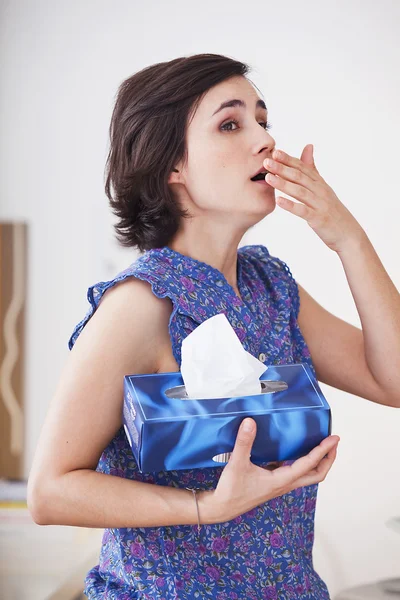 鼻炎を持つ女性 — ストック写真