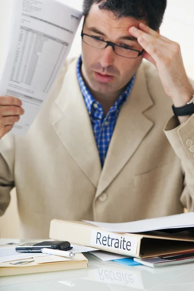 Man invullen van formulieren — Stockfoto