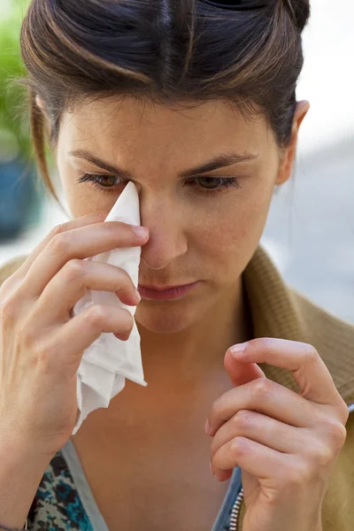 MUJER CON RINITIS — Foto de Stock