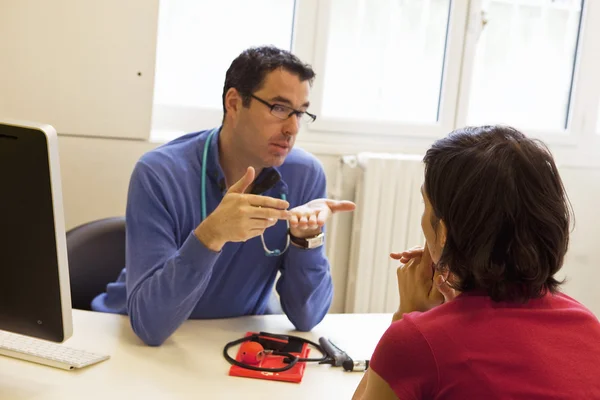 WOMAN IN CONSULTATION, DIALOGUE — Stock Photo, Image