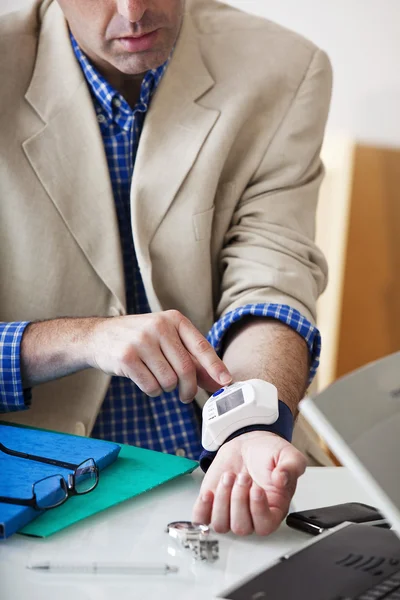 BLOOD PRESSURE, MAN — Stock Photo, Image