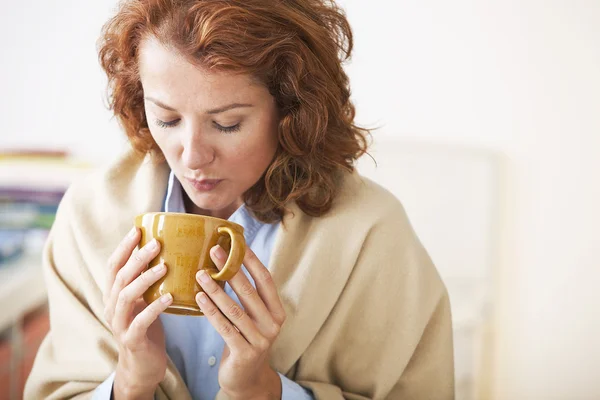 WOMAN WITH HOT DRINK — Stock Photo, Image