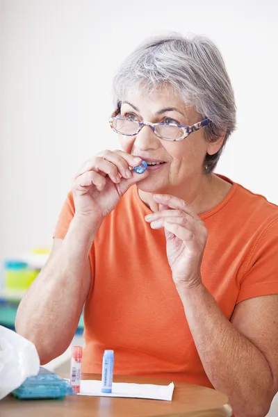 Homeopathie, bejaarde — Stockfoto